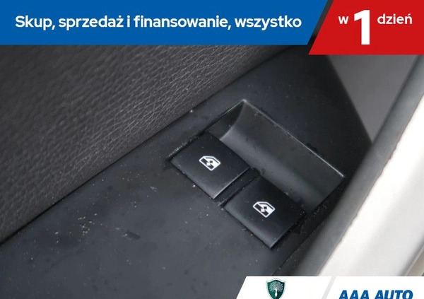 Opel Astra cena 21000 przebieg: 262941, rok produkcji 2011 z Brzozów małe 154